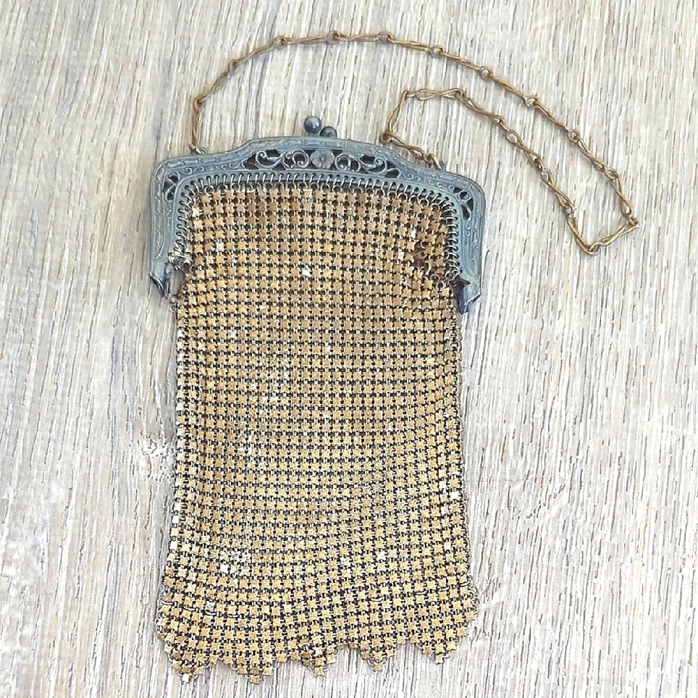 Vintage Antique Whiting & Davis Gold Chain Mail Metal Evening Bag